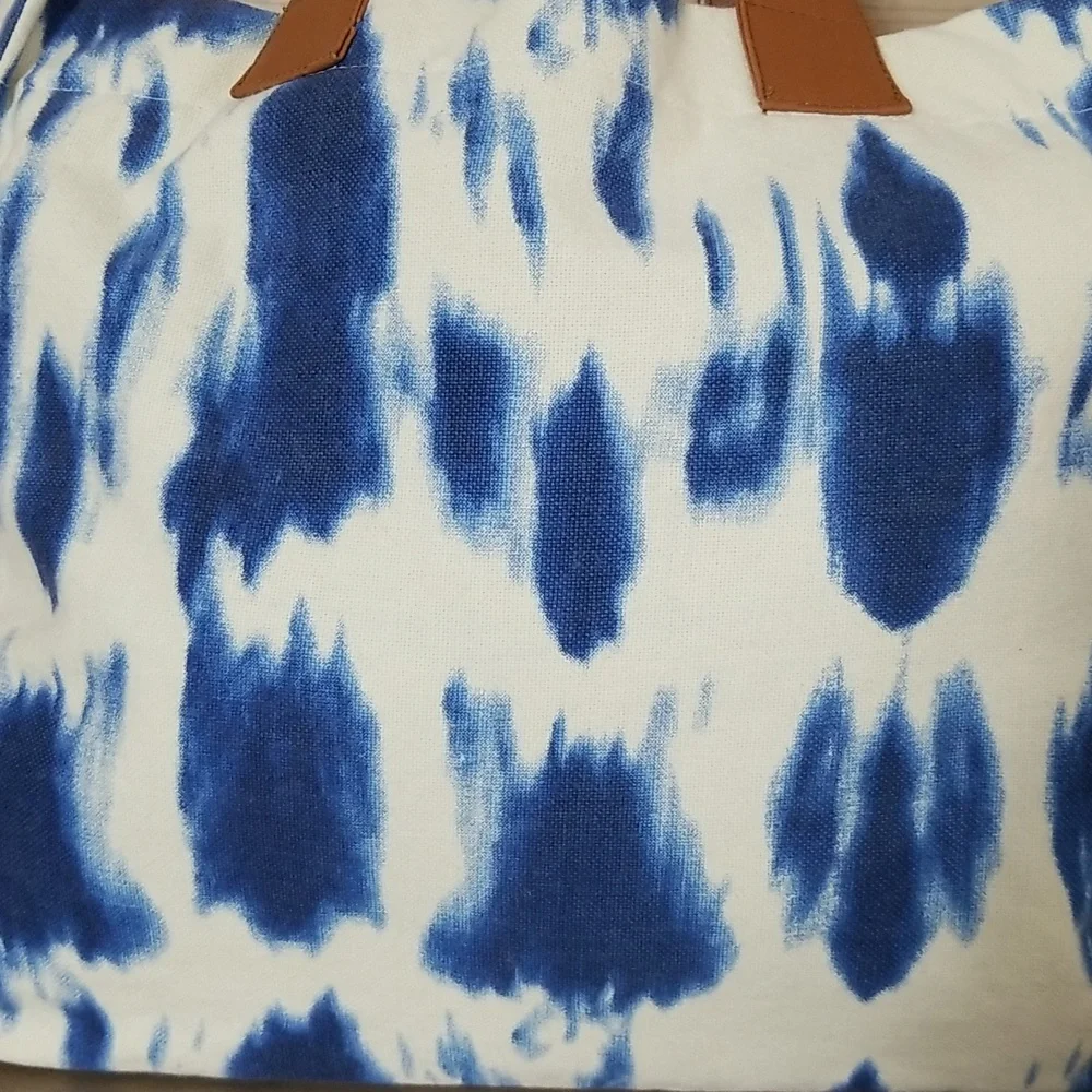 lu + elle Laguna Beach Tote - Picture 2 of 16